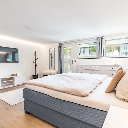 Renoviertes Oberhalb Mit Balkon Und Bergblick * Visp