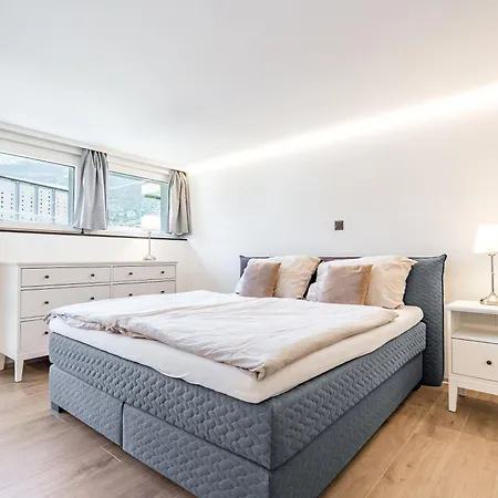 Renoviertes Oberhalb Mit Balkon Und Bergblick Appartamento Visp