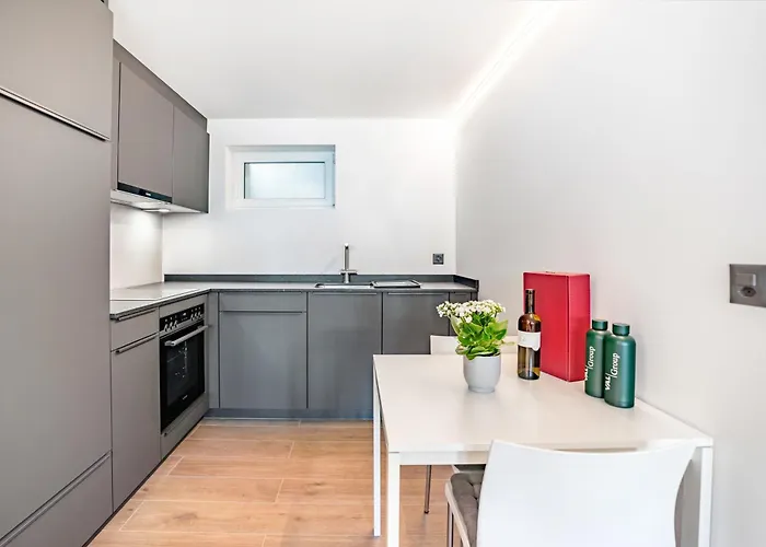 아파트 Completely Renovated, Furnished With Plenty Of Comfort