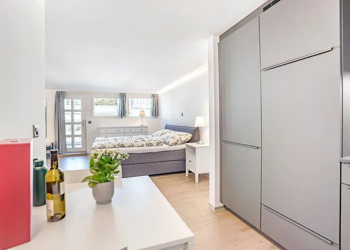 Completely Renovated, Furnished With Plenty Of Comfort 아파트 빕스