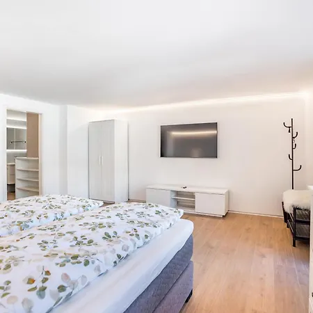 아파트 Completely Renovated, Furnished With Plenty Of Comfort