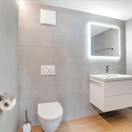 Completely Renovated, Furnished With Plenty Of Comfort Apartamento